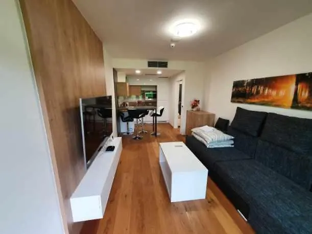 Green Apartmany * Челадна